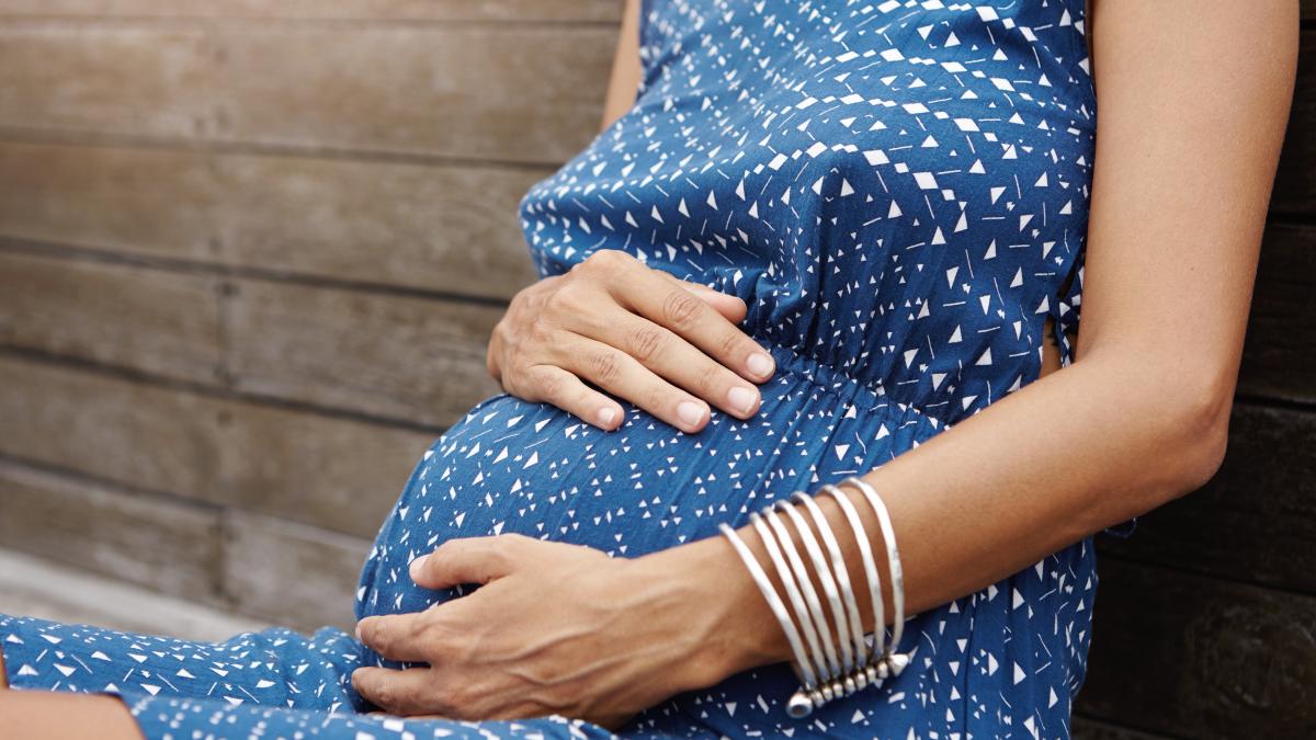 o-femeie-a-nascut-pe-trotuar--in-fata-spitalului-municipal-din-urziceni--a-fost-chemata-ambulanta_68904700