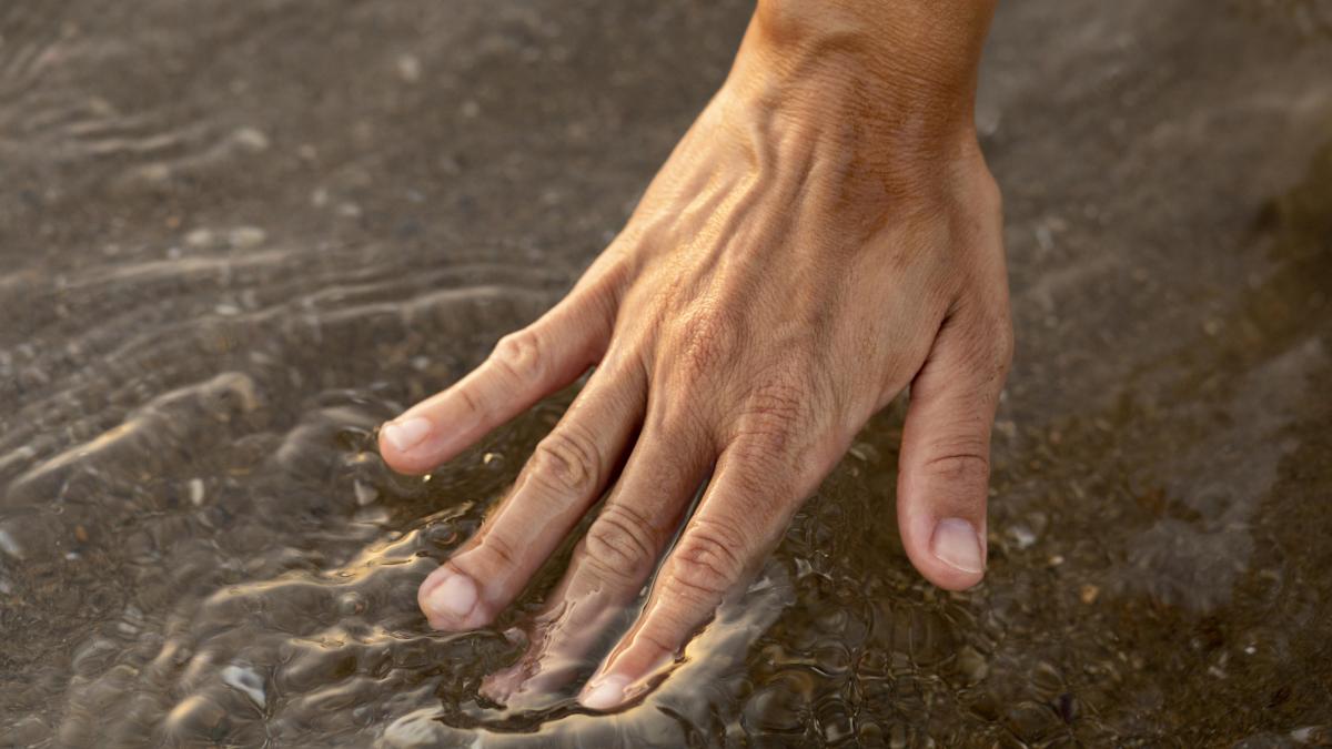 pericolul-la-care-va-expuneti-cand-folositi-namolul-de-la-mare--un-medic-atrage-atentia_80936600