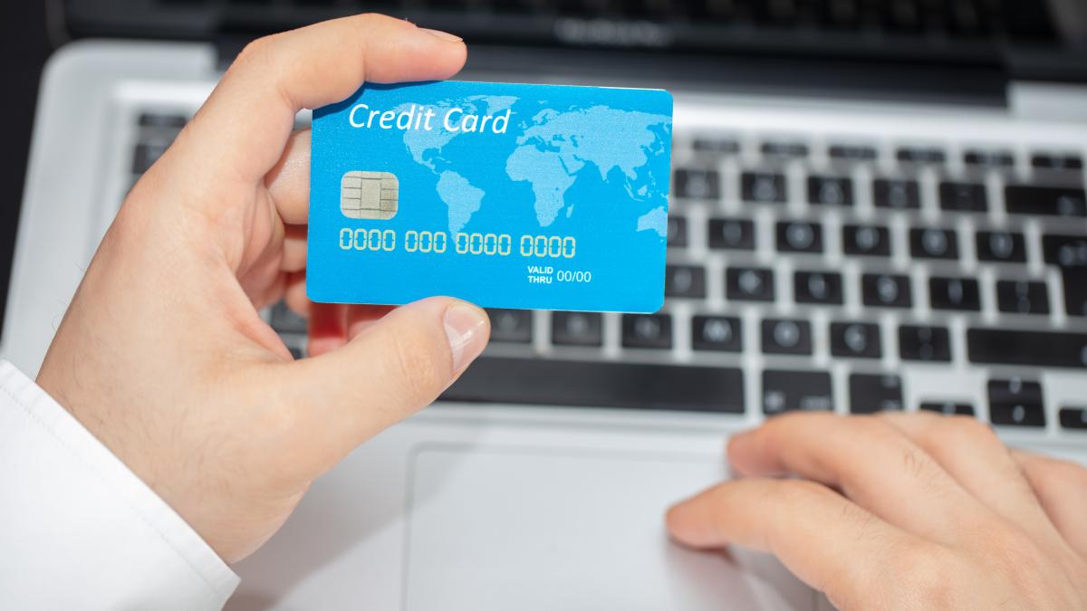 card-online-frauda-site_40353600