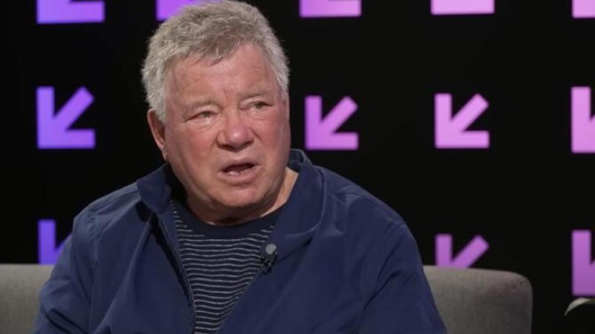 capitanul-kirk--prc-e2prc-80prc-9dteleportareprc-e2prc-80prc-9d-la-mii-de-kilometri--in-australia--cu-ajutorul-unei-holograme_76996400