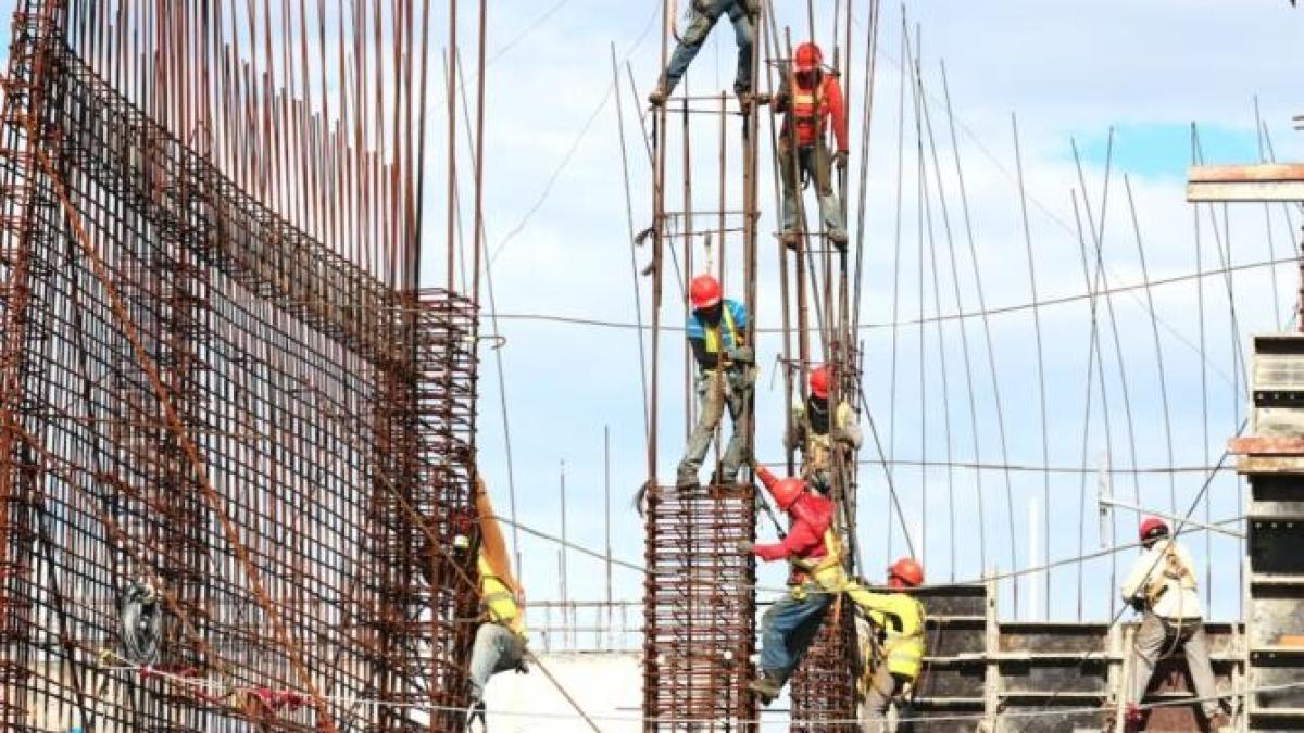 angajati-constructii-mircea-cosea_48745700