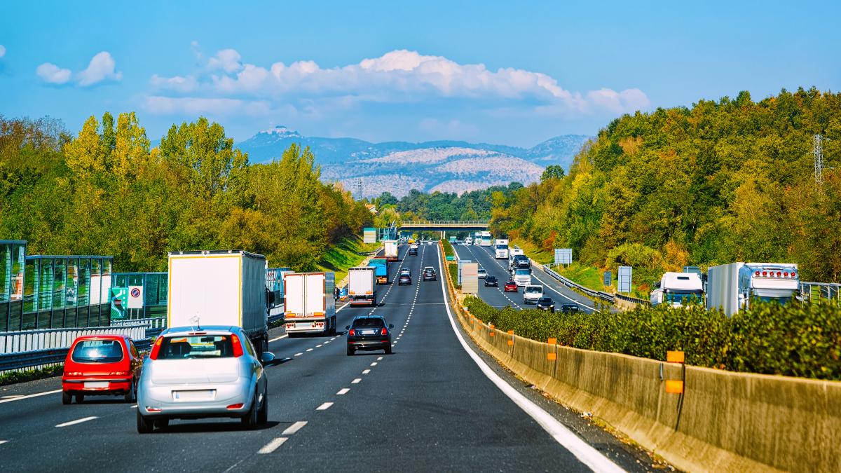 canicula-pune-pe-pauza-circulatia-anumitor-autovehicule--sunt-interzise-in-12-judete_86040200