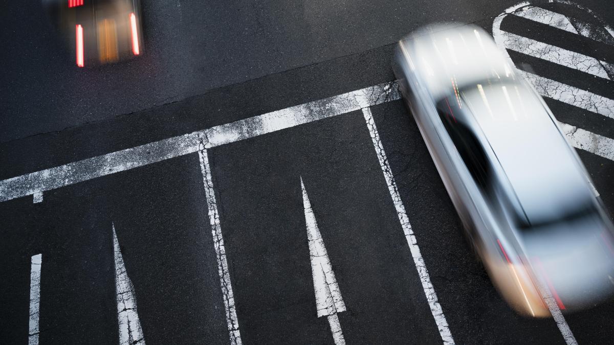 soferul-cu-bmw-care-a-calcat-doua-persoane-pe-trecerea-de-pietoni--in-buzau--alcoolemie-de-3-88--una-dintre-victime-a-murit_29444100