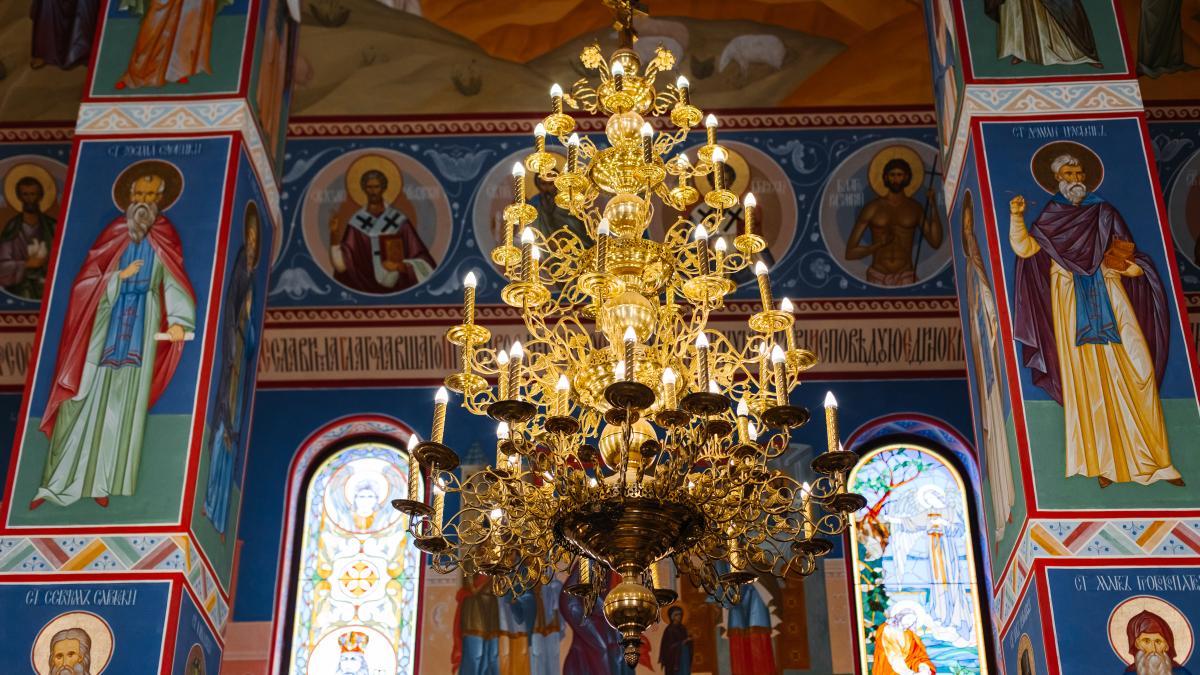 calendar-crestin-ortodox--sarbatoare-11-august-primul-sfant-canonizat-pe-pamant-romanesc_13410700