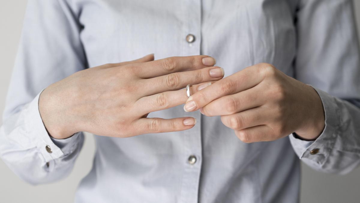 inel-blocat-pe-deget_51109400