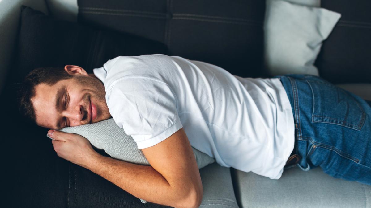 somn-pe-burta_84791200