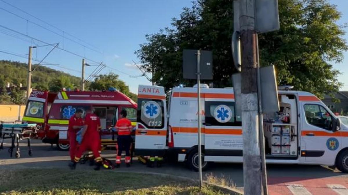 un-barbat-a-cazut-din-trenul-aflat-in-miscare--in-gara-gherla--voia-sa-ajunga-la-pelerinajul-de-la-manastirea-nicula_28412800