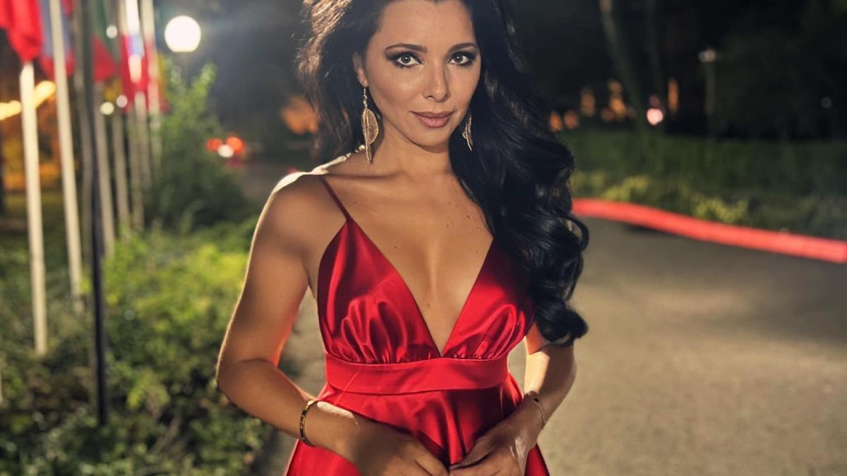 de-ce-se-feresre-corina-caragea-sa-si-expuna-viata-public-un-bun-prieten-era-sa-faca-accident-de-masina--incercand-sa-scape-de-paparazzi_20382500