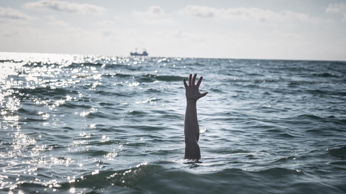 vasile-bortes--seful-salvamarilor-din-neptun--apel-disperat-parintii-stau-cu-telefoanele-pe-sezlong-si-copiii-se-arunca-in-valuri--sunt-niste-inconstienti_57759300