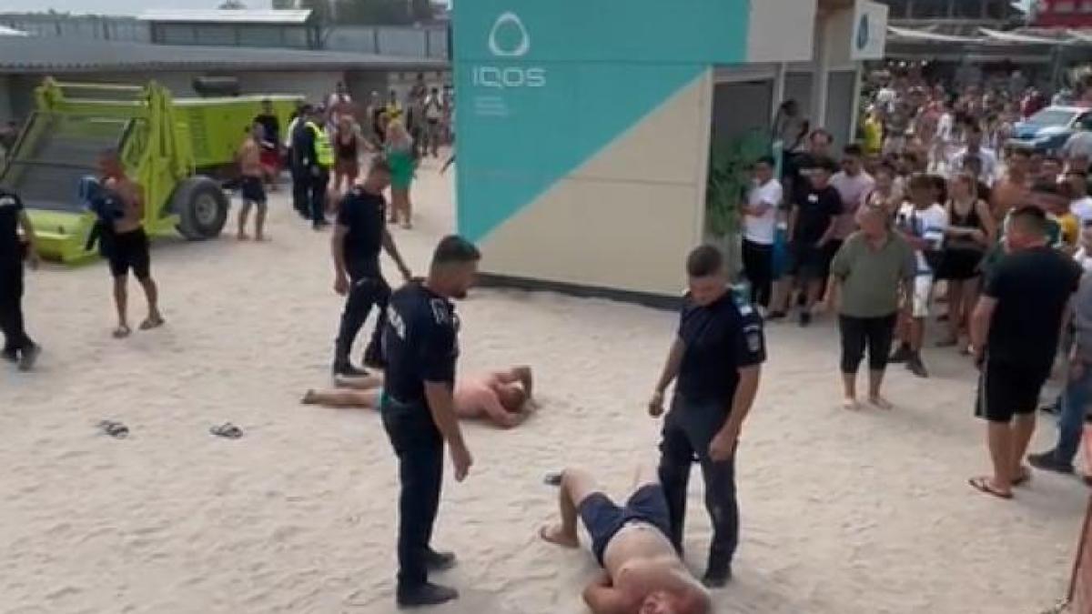 bataie-pe-plaja-la-costinesti_30244800