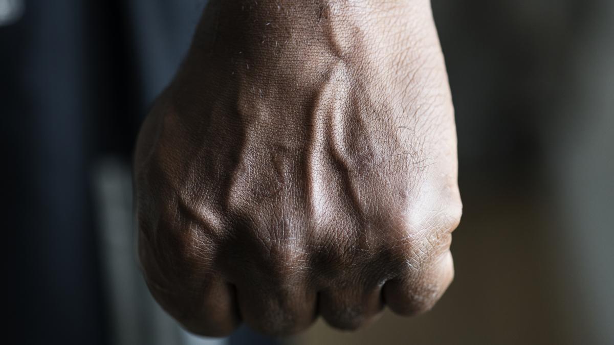 agresivitatea-fata-de-autoritati--motiv-de-fala-in-grup--radu-leca-ii-bucura--ii-face-sa-se-simta-bine_76214700