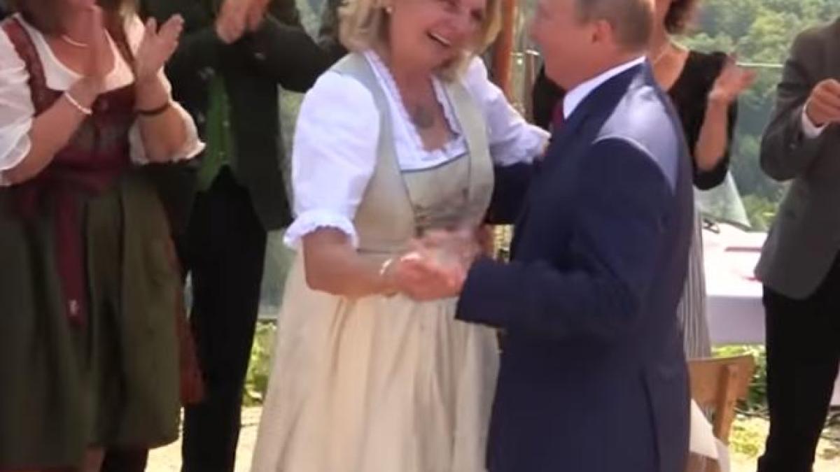 dupa-dansul-cu-putin--karin-kneissl--fostul-ministru-austriac-de-externe--nu-da-rusia-pe-maldive-sau-seychelles-e-viata-buna-aici--nu-am-nevoie_63167600