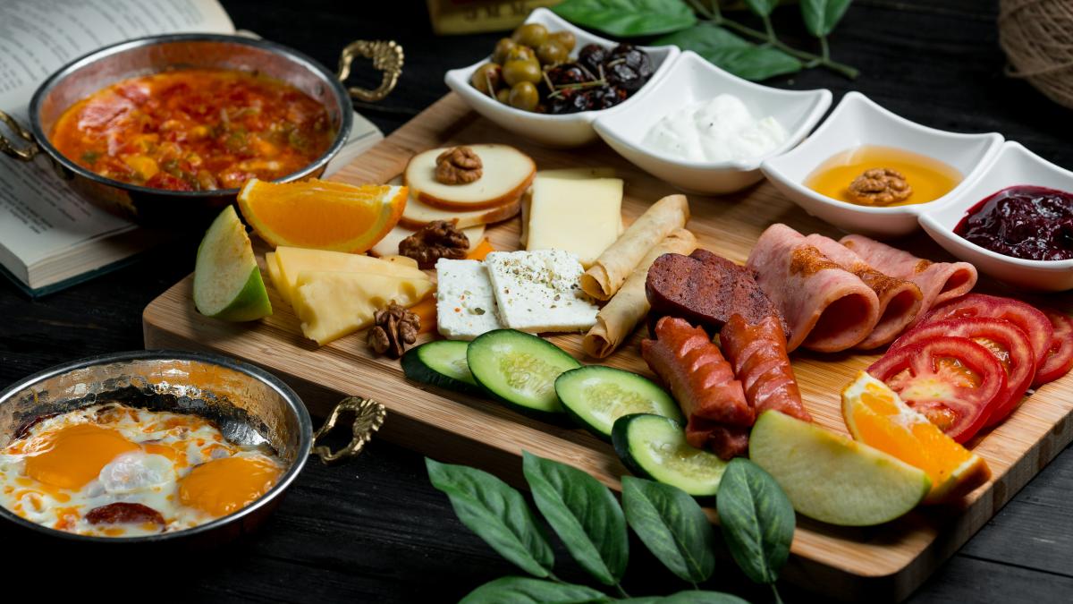 kahvalti--mic-dejun-turcesc--cum-se-pregateste_63075000