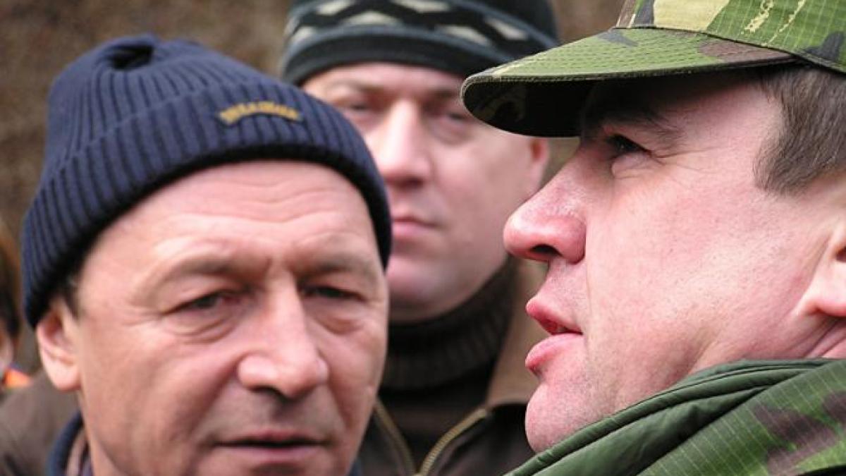 basescu-cu-fes_28816400