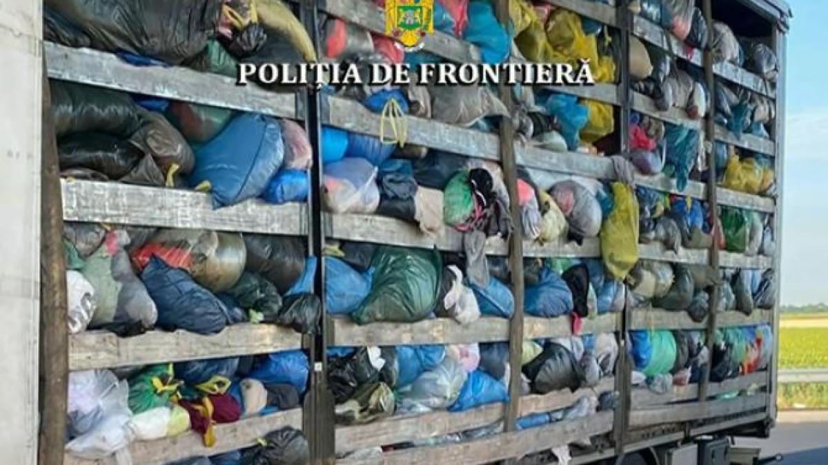 tir-cu-16-tone-de-deseuri-textile--din-germania--intors-de-la-vama-nadlac_48169600