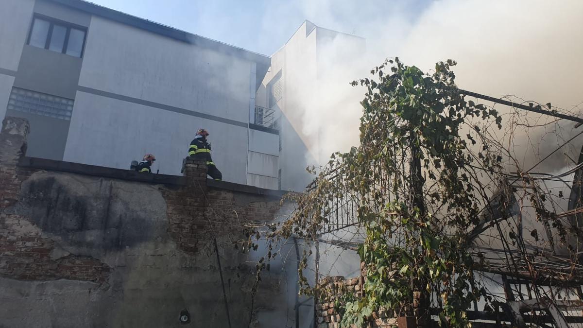 incendiu-bucuresti_65992400