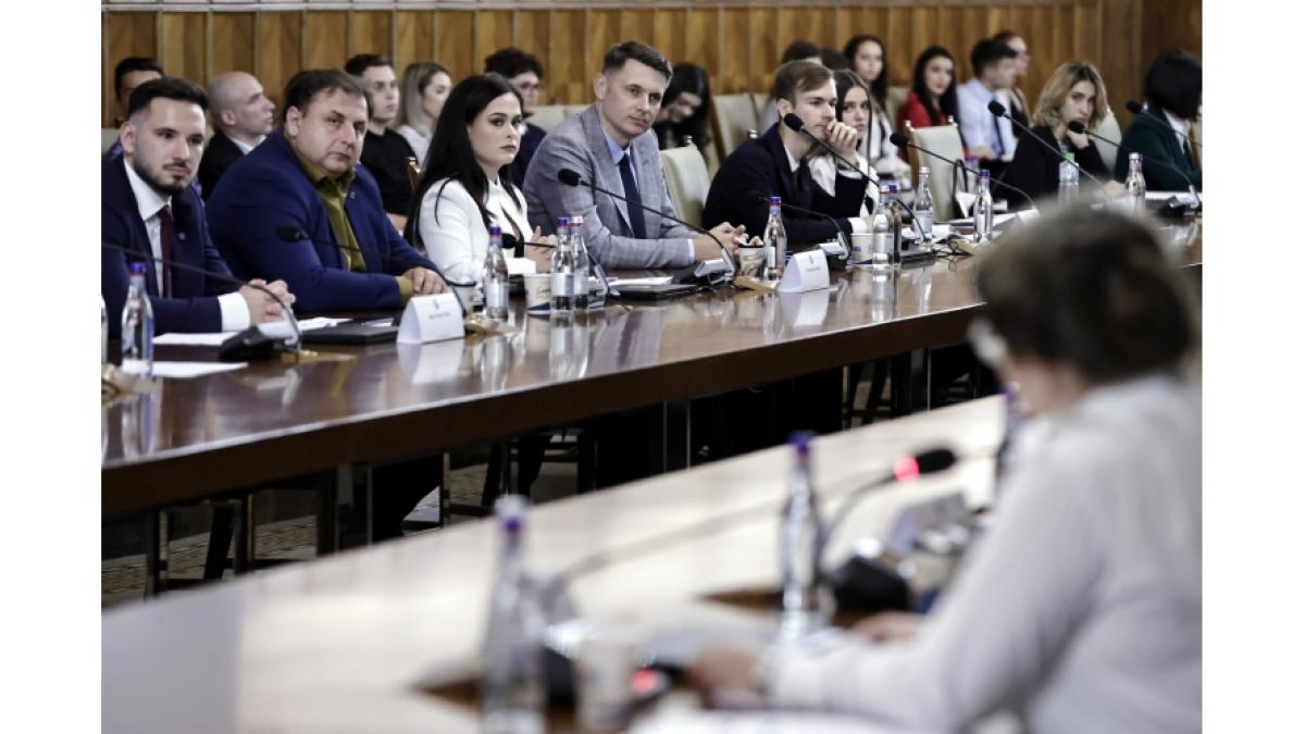 tineri_simulare_guvern4_97153900