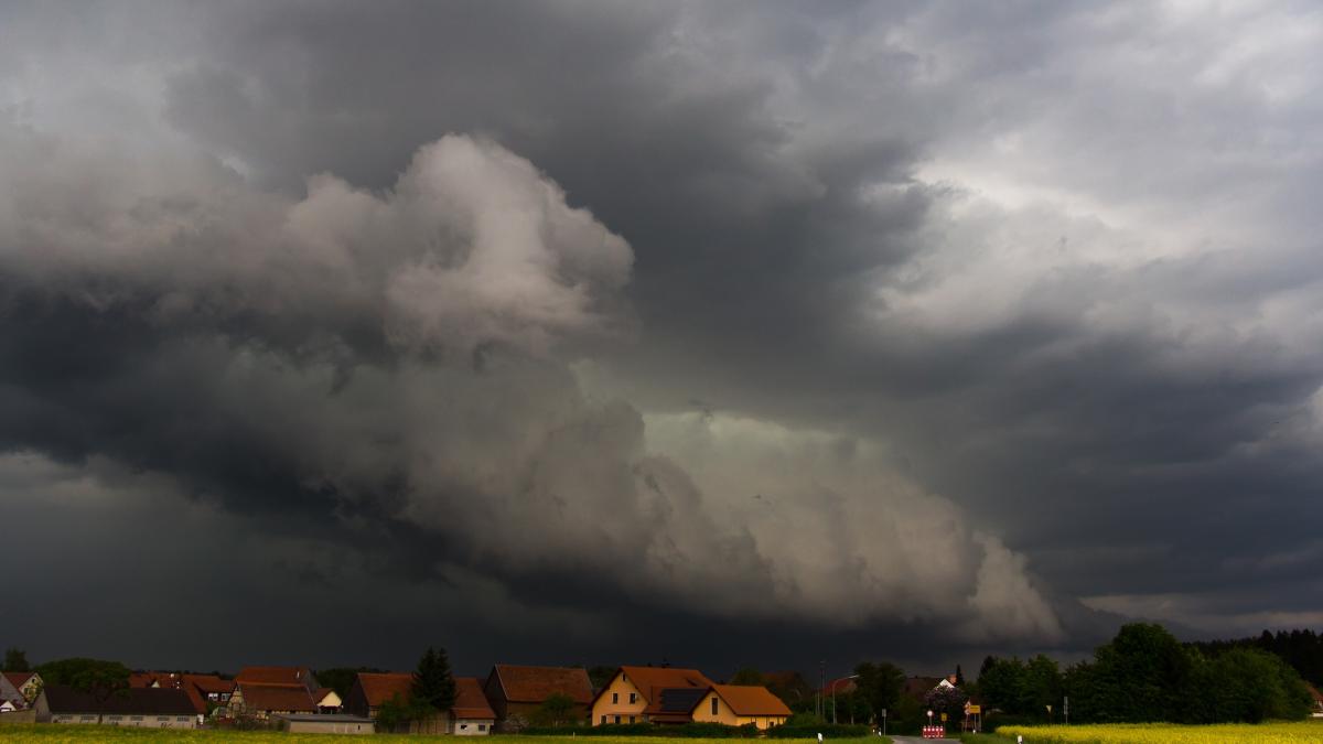 vremea-in-romania--climatolog--atentionare-vom-avea-vijelii--grindina--scapam-de-canicula_67146400