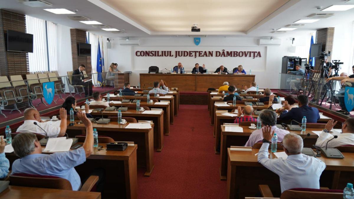 corneliu-stefan--presedintele-cj-dambovita--a-anutat-aprobarea-ajutoarelor-pentru-victimele-exploziilor-de-la-crevedia_57896300