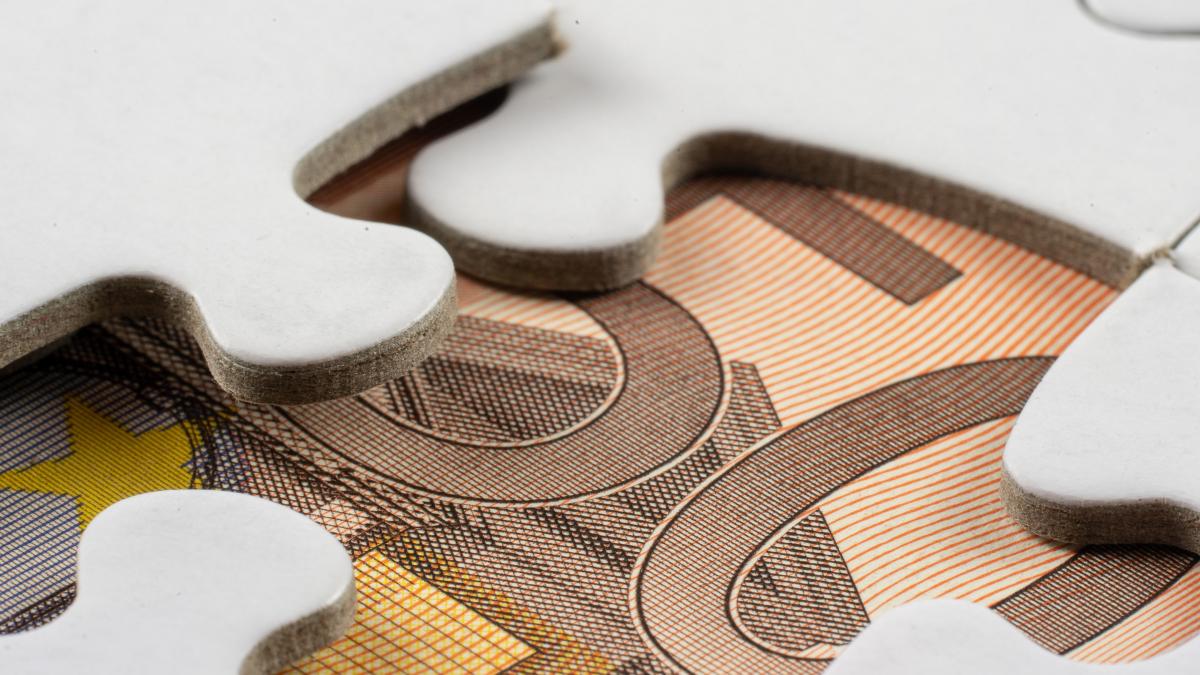 planul-de-crestere-a-taxelor--dupa-discutiile-de-la-bruxelles--facturile-romanilor-ar-putea-sa-explodeze-si-ele_09298200