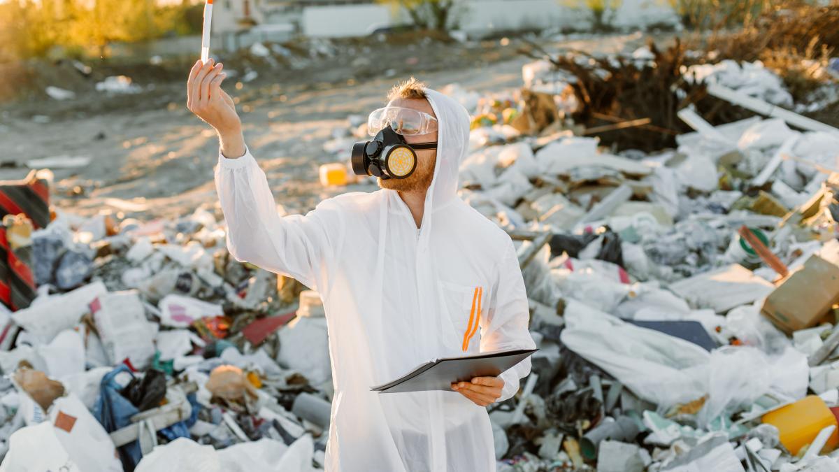 clujul-si-imprejurimile--sub-asediul-mirosului-insuportabil-prc-e2prc-80prc-9dnu-se-poate-sta-afara-ca-iti-vine-sa-vomitiprc-e2prc-80prc-9d-vinovat--cmid-ul-gestionat-de-supercom_97793200