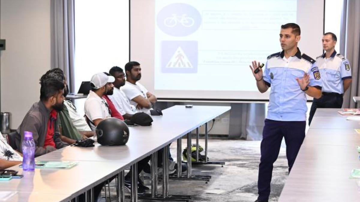 curs-de-educatie-si-siguranta-rutiera-pentru-livratorii-straini_07036600