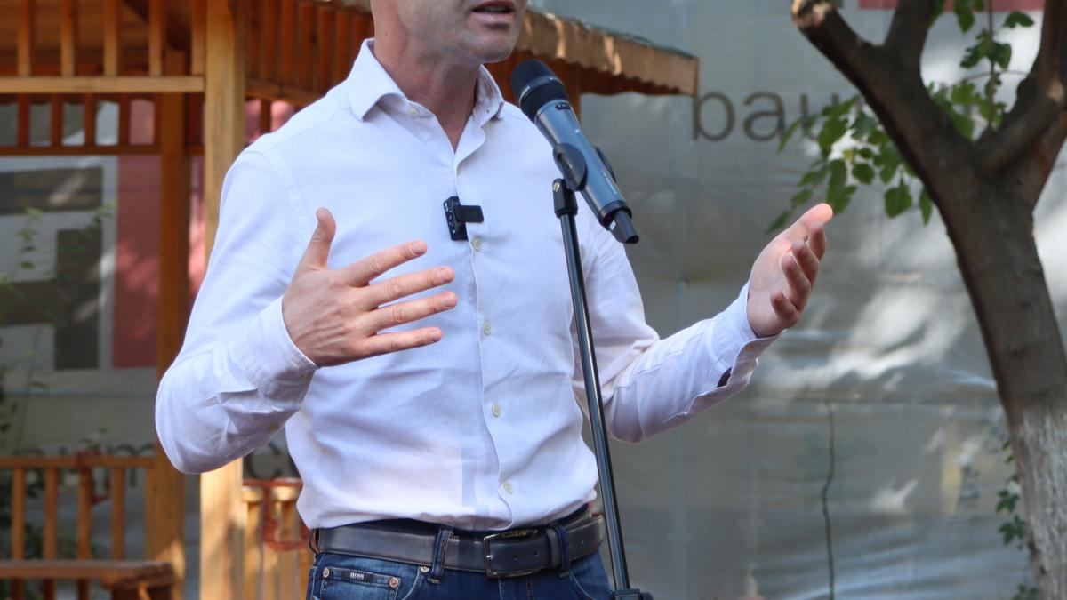 robert-negoitprc-ccprc-a6aprc-ccprc-86_77568600