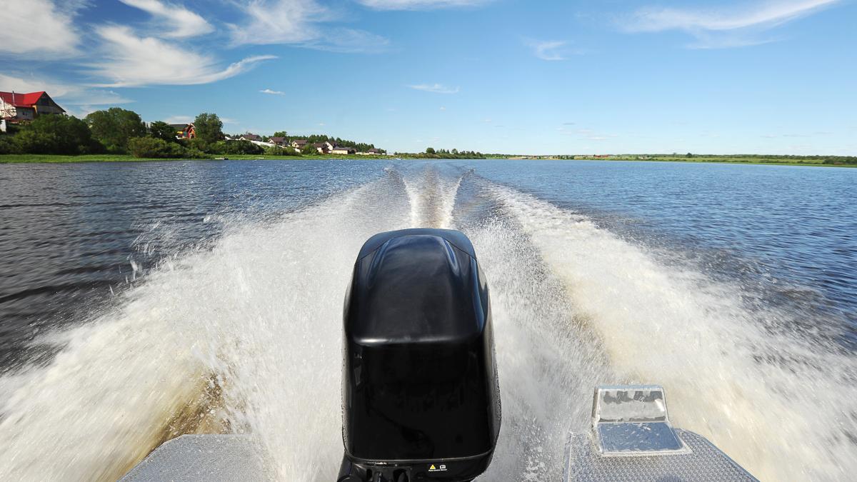 barca-cu-motor_02353200