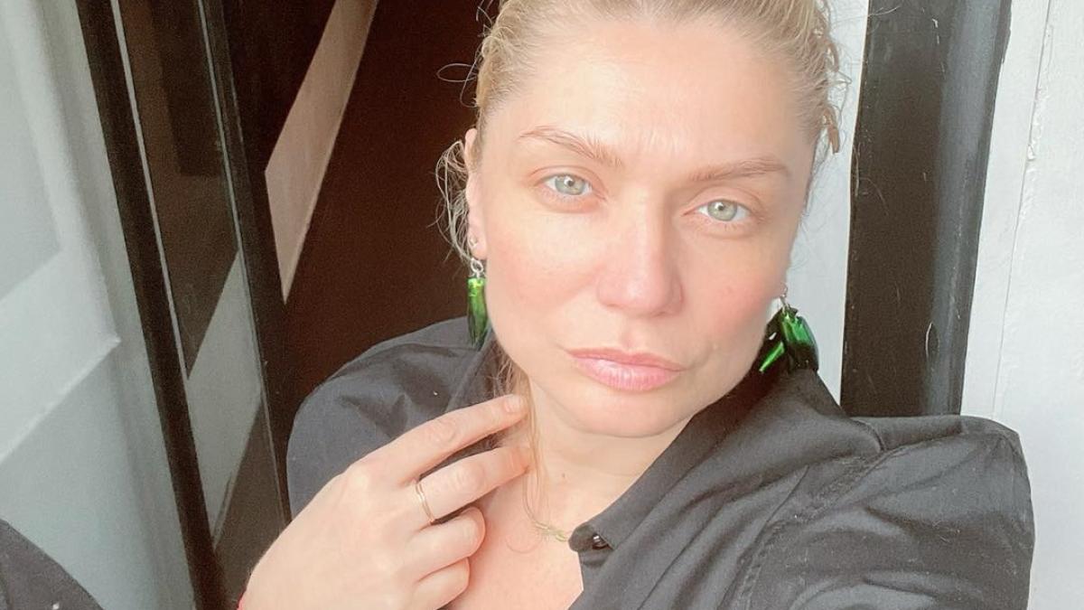 cristina-cioran--scoasa-din-intuneric-de-fiica-ei--a-fost-la-un-pas-de-depresie-poate-acum-nu-mai-existam---_25457500