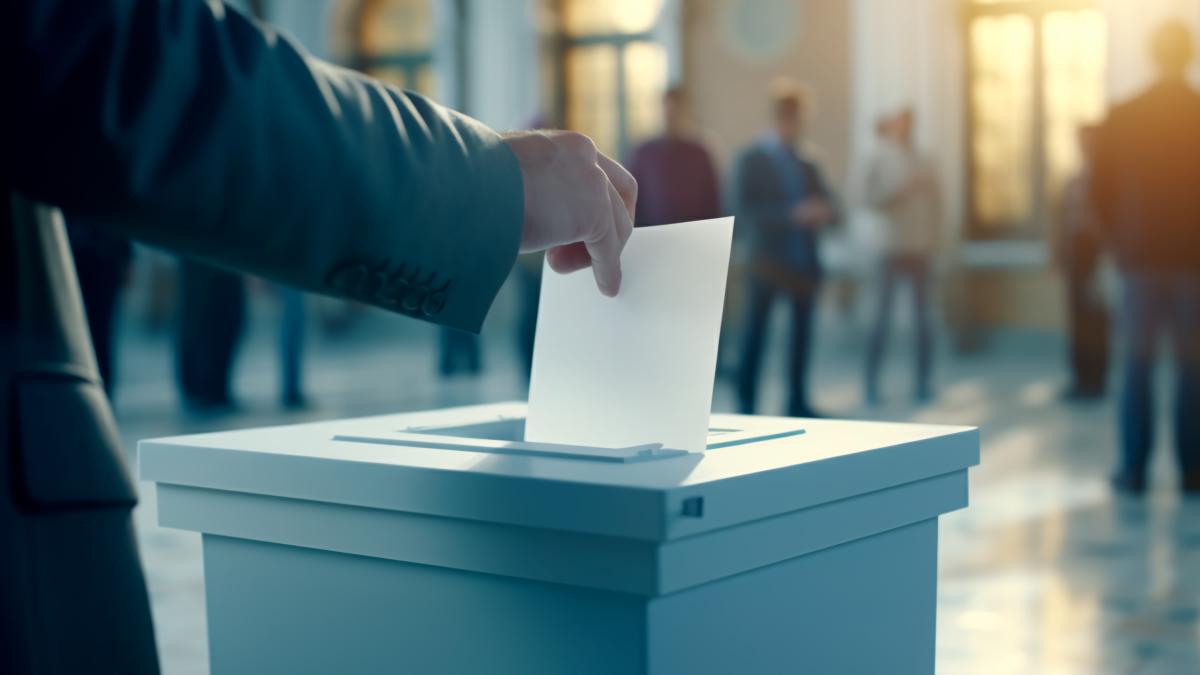 unde-se-vad-interesele-celor-care-se-muta-in-crevedia-prof--ioan-stanomir--observatie-multe-localitati-din-jurul-capitalei--guvernate-de-grupari-infractionale-care-ignora-interesele-oamenilor_04861200