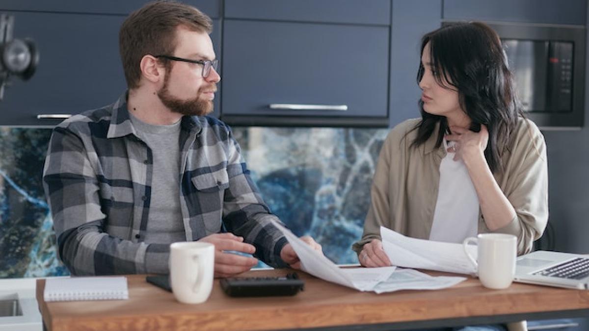 cuplu-cearta-bani_51535000