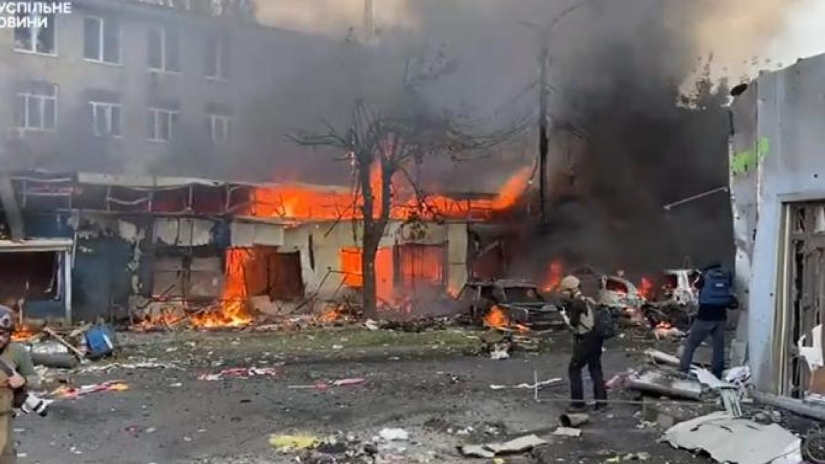 rusii-au-atacat-o-piata-din-ucraina--sefa-diplomatiei-germane-atac-brutal-impotriva-umanitatii_40646800