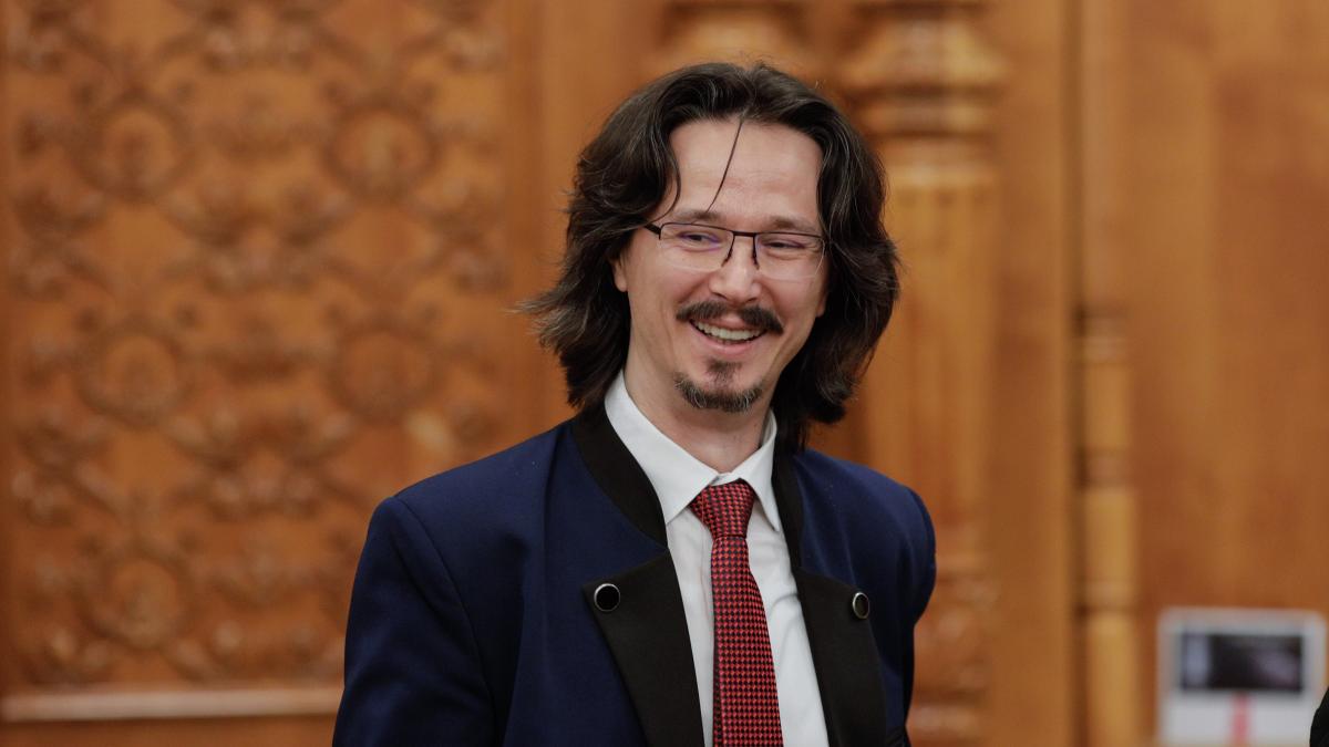 cristi-danilet-mesaj-pentru-elevi_44796700