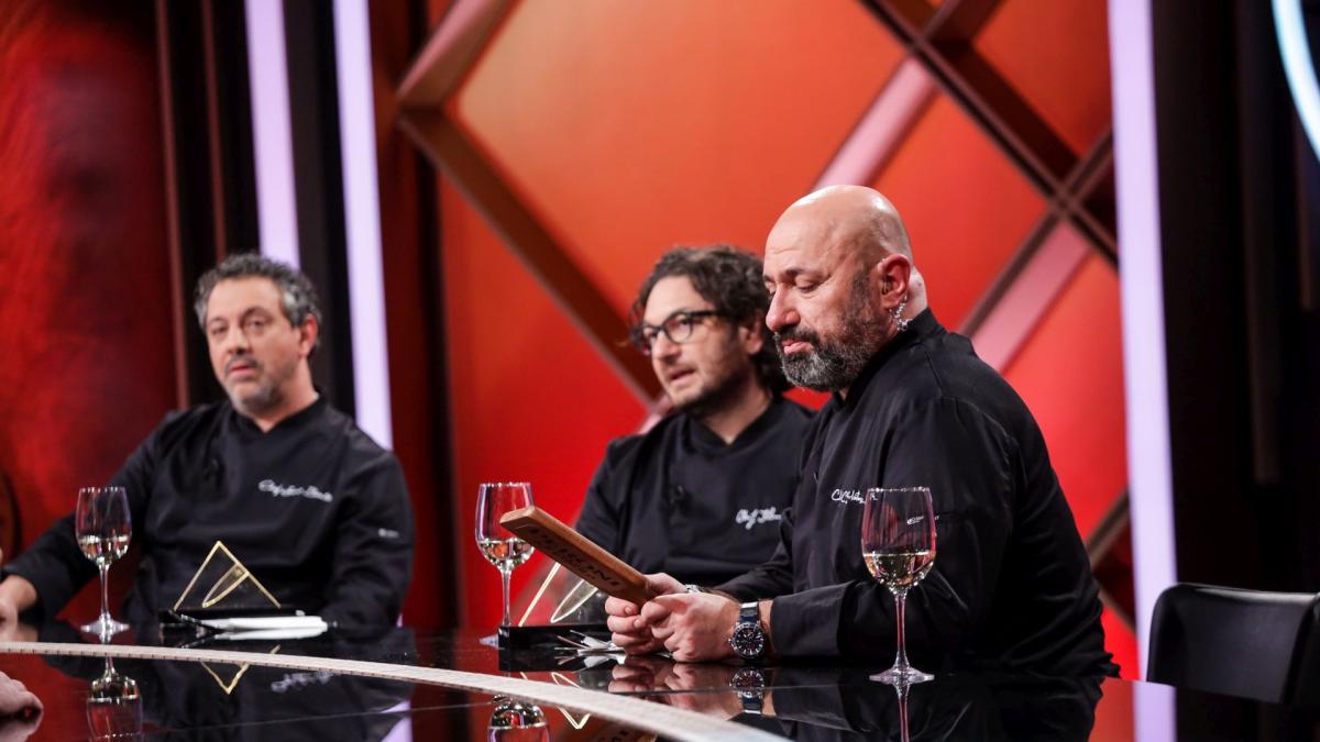 juratii-de-la-chefi-la-cutite--la-un-pas-de-blocaj--in-timpul-filmarilor-e-ceva-imposibil-e-de-doamne-fereste--andreea-balan-le-stabileste-soarta-5_94964600