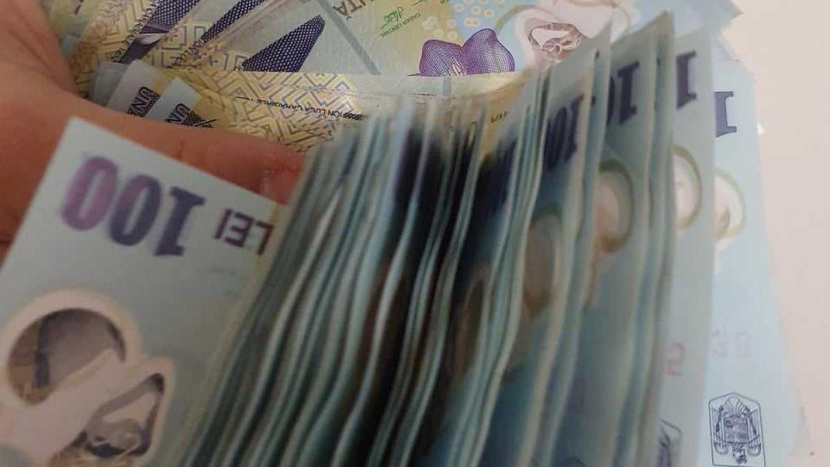 banir-omani-salariu-minim_22214800