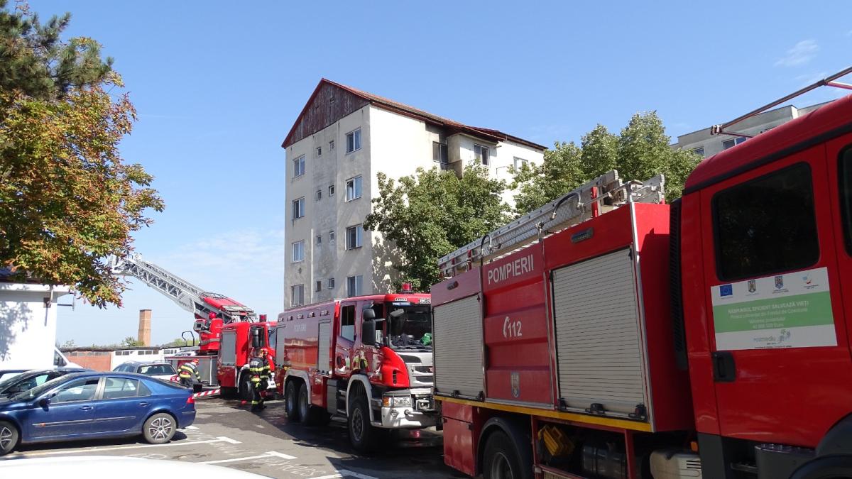 incendiu-la-un-bloc-din-zalau--locatarii-au-fost-evacuati--iar-doi-copii-au-suferit-de-atacuri-de-panica_84703100