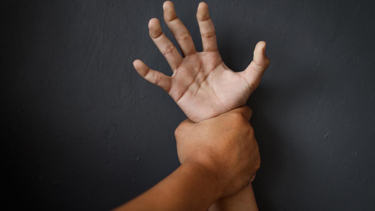 un-copil-de-numai-10-ani--batut-in-parc-de-un-jandarm-din-arges--de-la-ce-a-pornit-totul_74298500