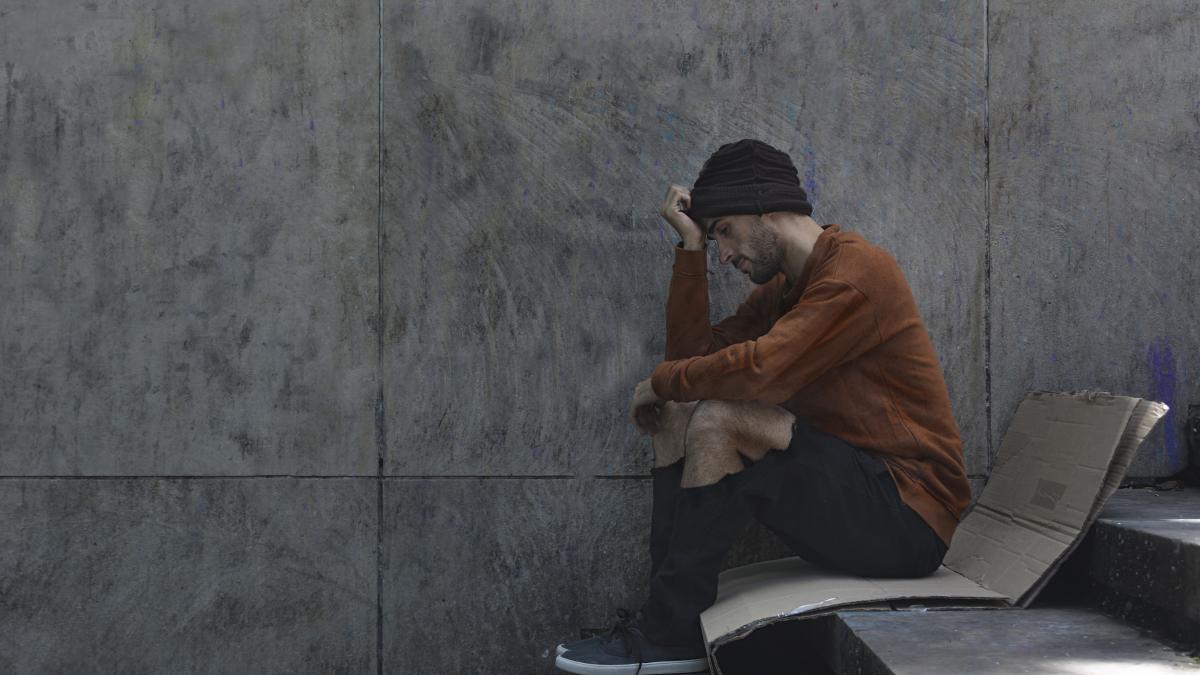 muncitori-romani--abandonati-de-angajator-intr-o-parcare-din-germania--dupa-ce-si-au-cerut-banii--din-acel-moment--au-ramas-fara-adapost-si-am-avut-grija-de-ei_95709000