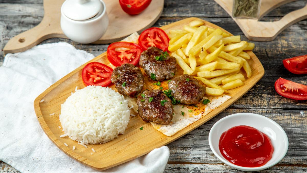 chiftele-pufoase-din-carne-de-curcan--ti-se-topesc-in-gura_84688900