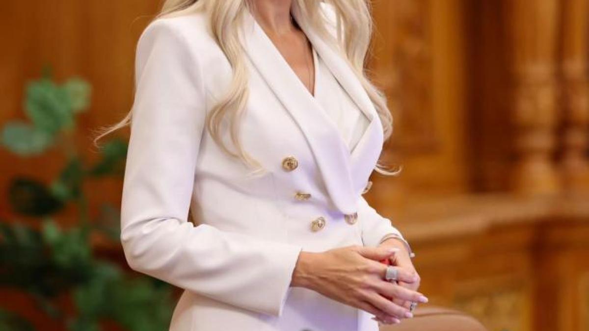 laura-vicol-arhiva_82924300