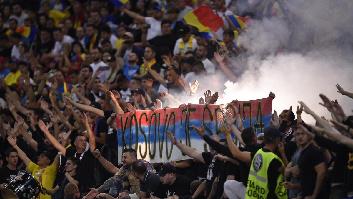 peste-450-de-ultrasi-care-au-provocat-incidentele-de-la-meciul-romania---kosovo-au-fost-identificati_76066900