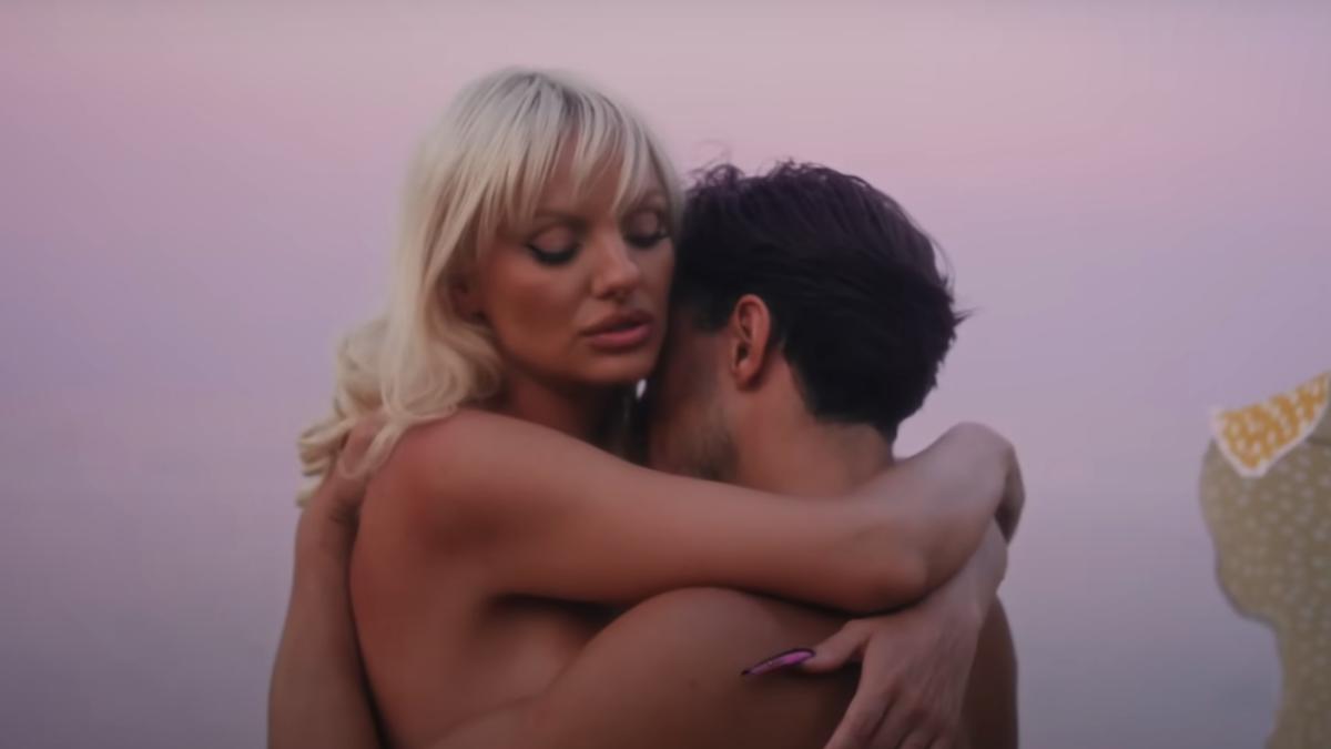 alexandra-stan_44183000