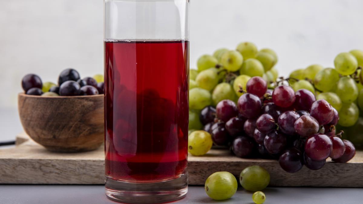 cum-trebuie-consumat-mustul--sucul-de-struguri--ca-sa-ne-bucuram-de-el--cristian-margarit-prc-e2prc-80prc-9datentie-la-cantitate--facem-doar-o-inlocuire-a-rezervelorprc-e2prc-80prc-9d_47104800