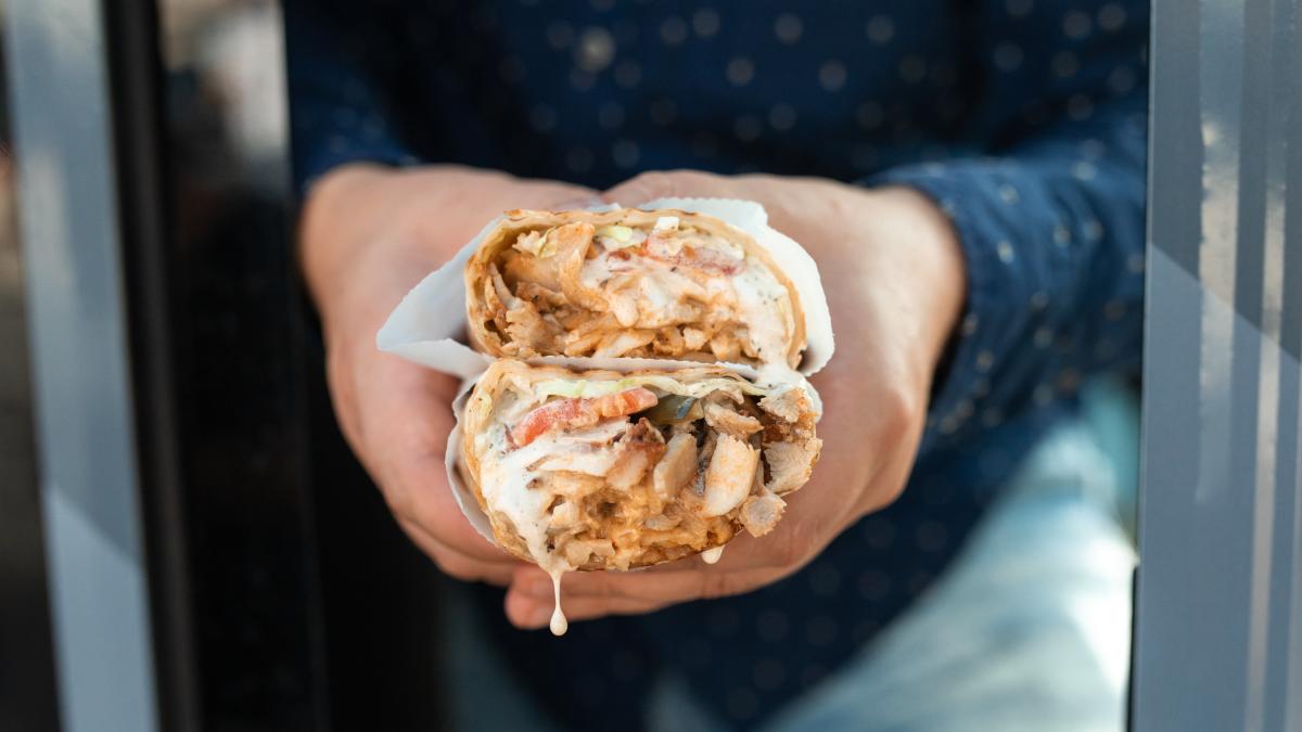 saorma-turceasca-cu-sos-bechamel-si-legume-caramelizate-reteta-speciala-de-weekend-2_97219300