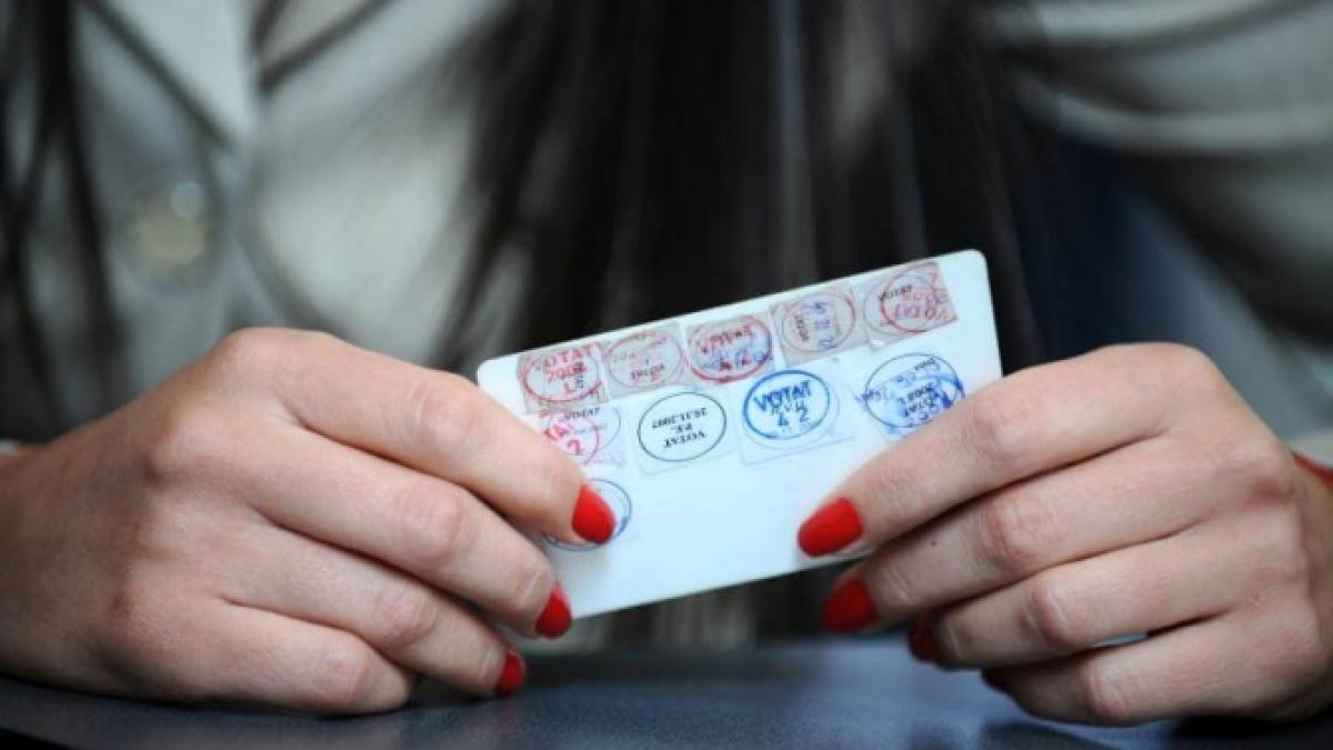 modificare-importanta-in-actele-de-identitate-ale-romanilor--grupa-sanguina-si-rh-ul--printre-informatiile-de-pe-cartile-de-identitate_16099700