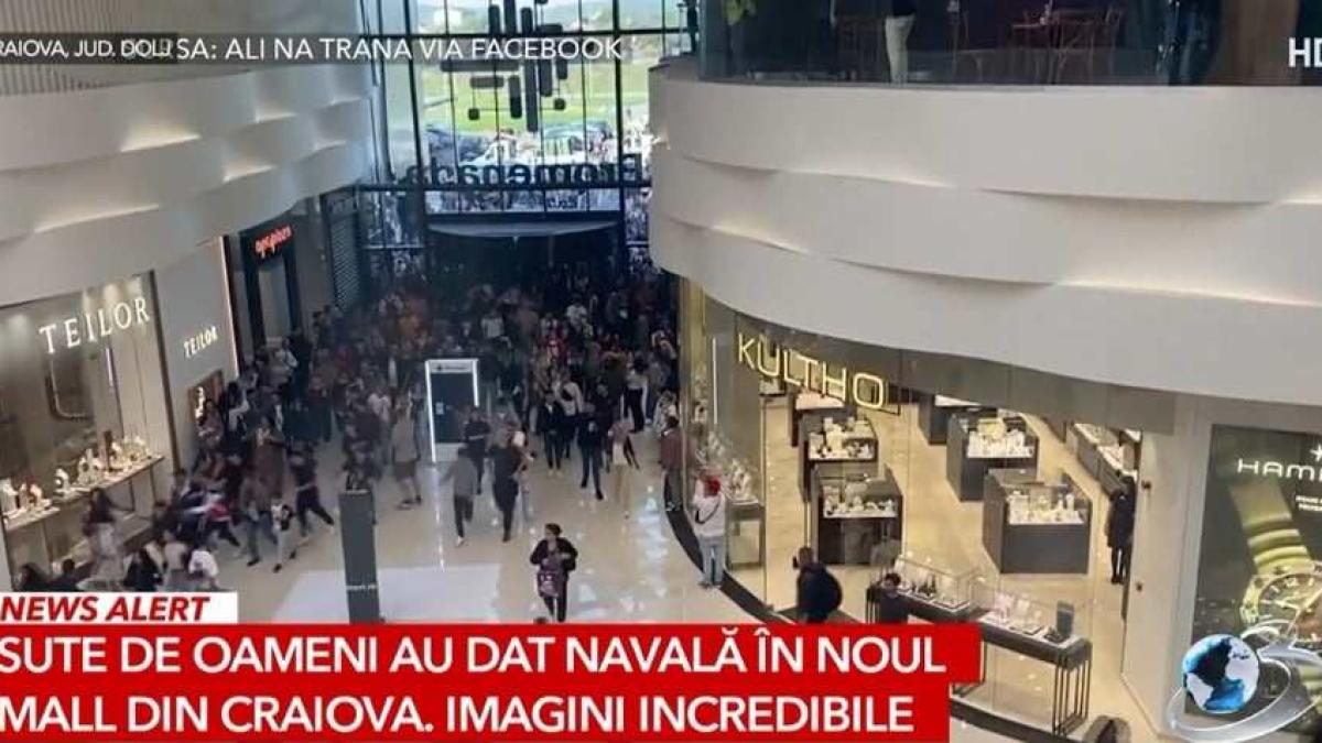 puhoi-de-oameni-la-deschiderea-unui-nou-mall-din-romania_13505700