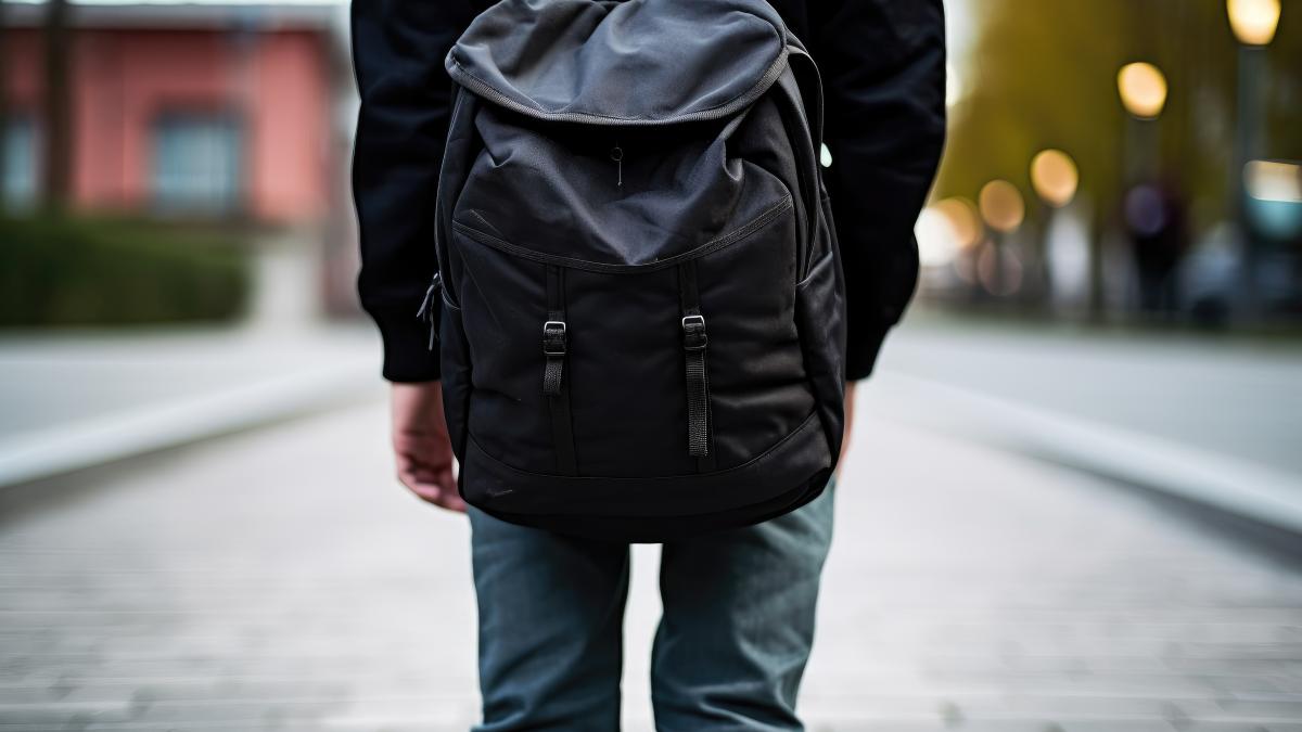 licean-din-galati--descoperit-cu-substante-psihoactive-in-scoala_72454400