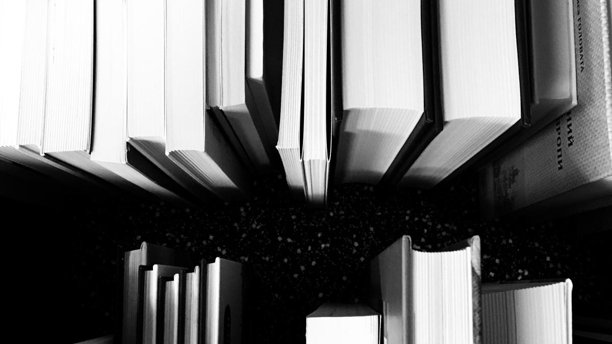 pexels-pixabay--birocratie-207732_70631600