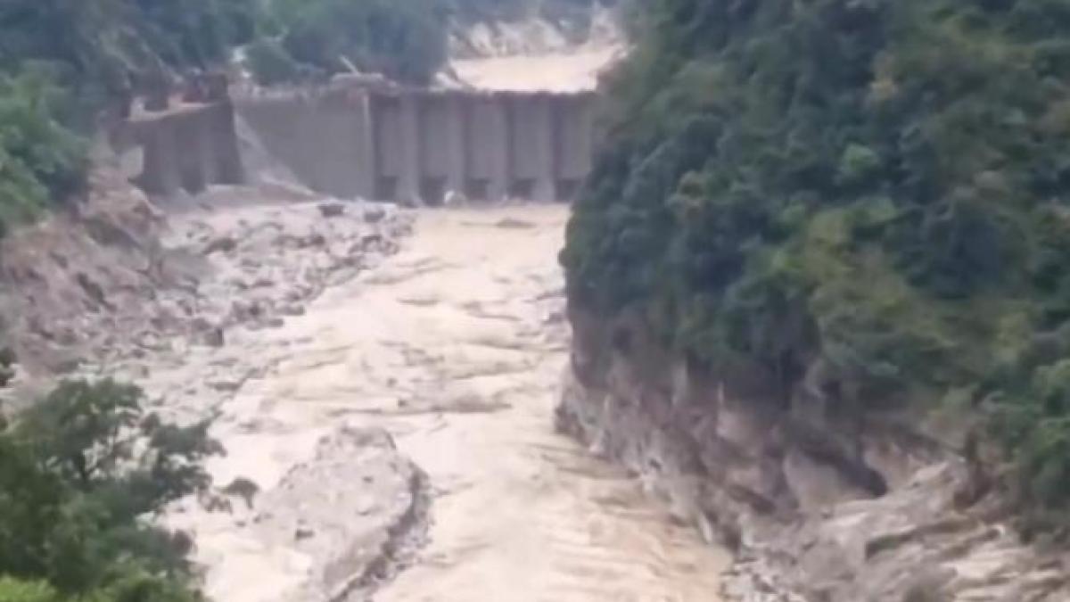 cel-putin-14-morti-si-peste-100-de-persoane-disparute-in-india-dupa-revarsarea-unui-lac-din-himalaya--ploaia-a-dus-la-o-prc-e2prc-80prc-9dsituatie-catastrofalaprc-e2prc-80prc-9d_99381100