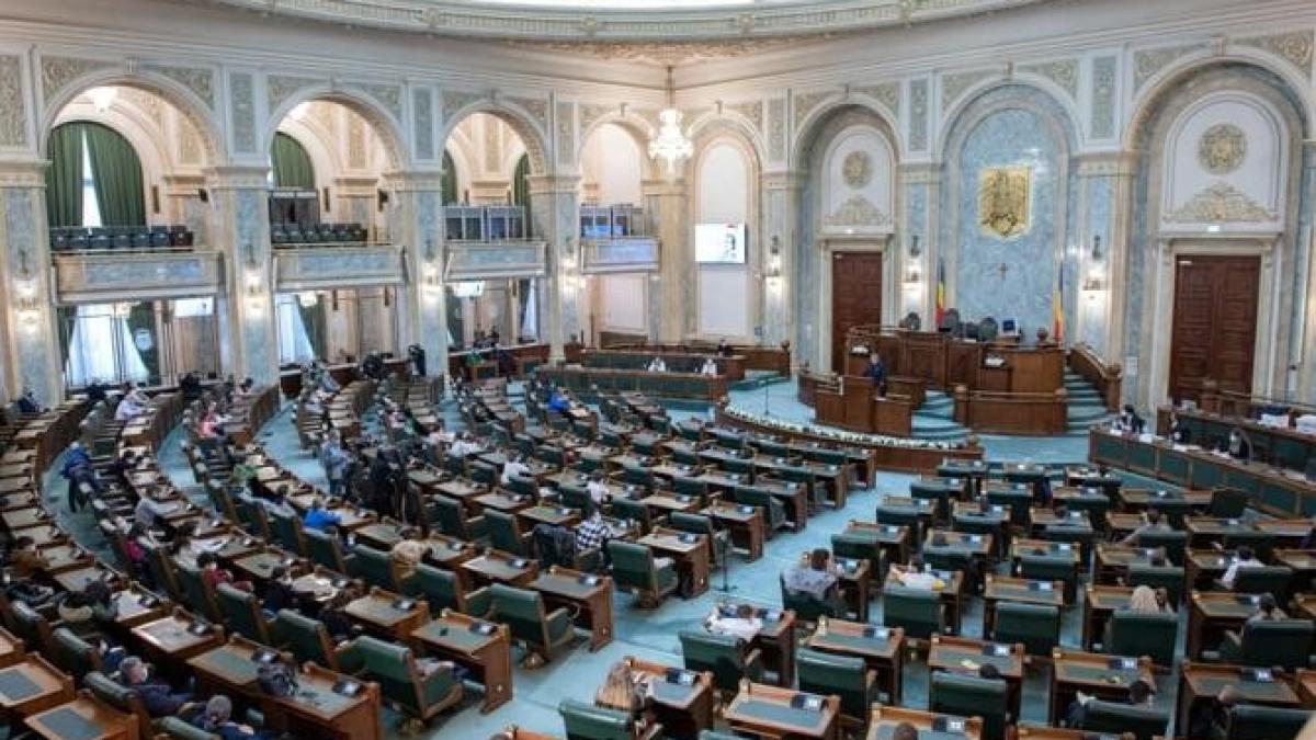 legea-pensiilor-speciale--in-analiza-comisiilor-din-senat-pentru-punerea-in-acord-cu-decizia-ccr_02807700